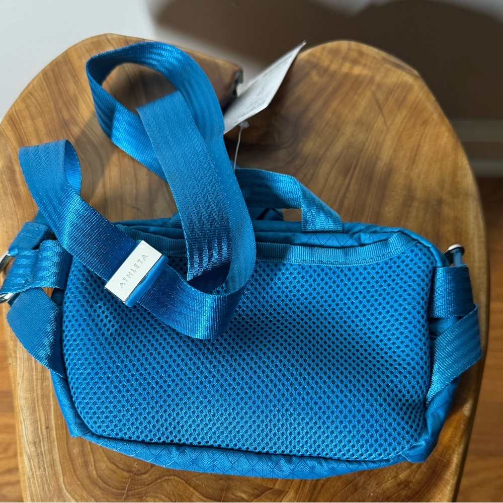 NWT Athleta Excursion Mini Belt Bag Pacific Blue Fanny Pack Crossover - Picture 4 of 6